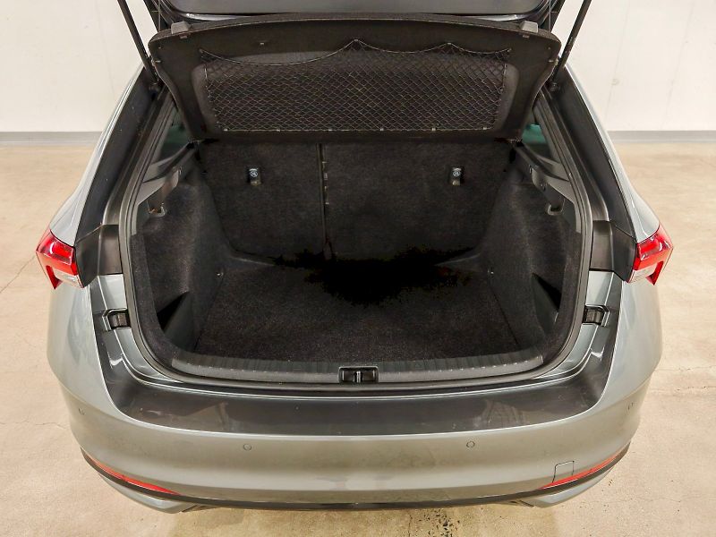 Škoda Scala (2025) 1.0 TSI 85 kW Monte Carlo - fotka 28 z 29