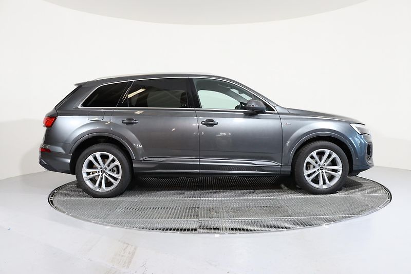 Audi Q7 Sline 50 TDI quattro tiptronic - fotka 4 z 26