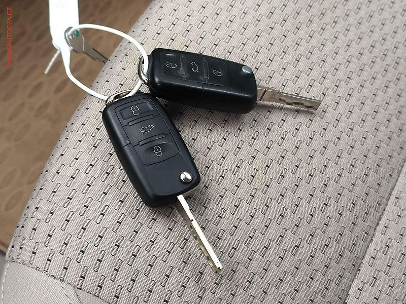 Škoda Superb (2009) 2.0TDi 4x4, ČR, Elegance - fotka 19 z 19