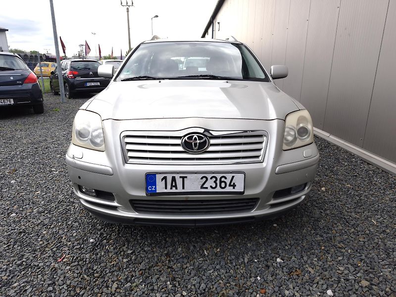 Toyota Avensis 2.4i   AUTOMAT - fotka 9 z 17