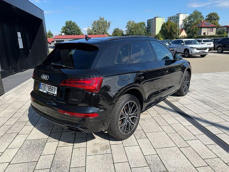 Audi Q5 S-line  2.0TDI 150kW Quattro S - fotka 2 z 23