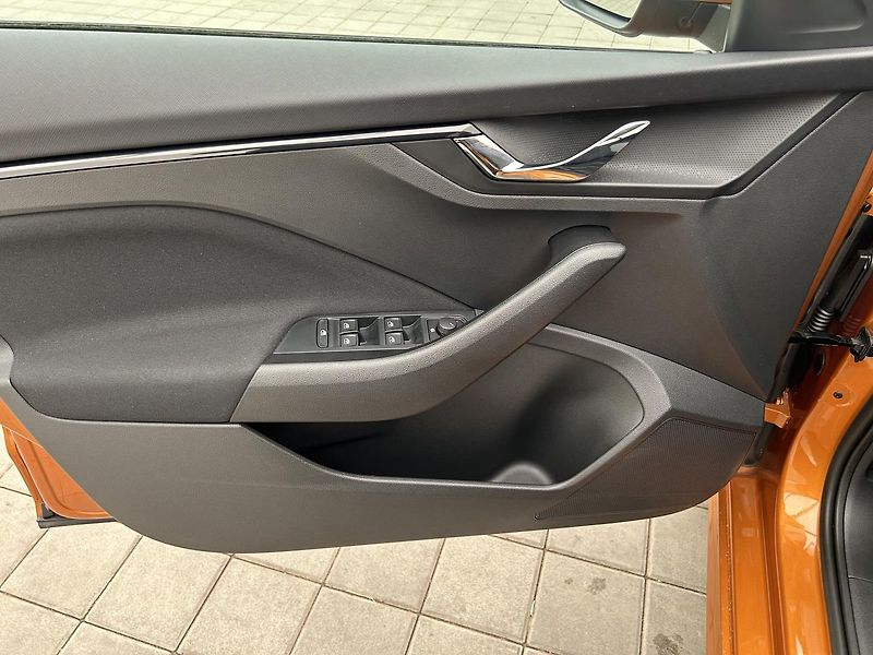 Škoda Kamiq 1.0 TS Selection - fotka 6 z 23