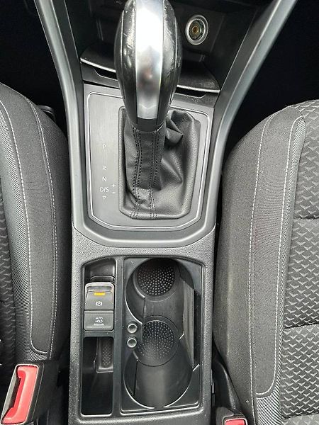 Volkswagen Touran (2022) 2.0 TDI DSG 7míst tažné - fotka 17 z 33