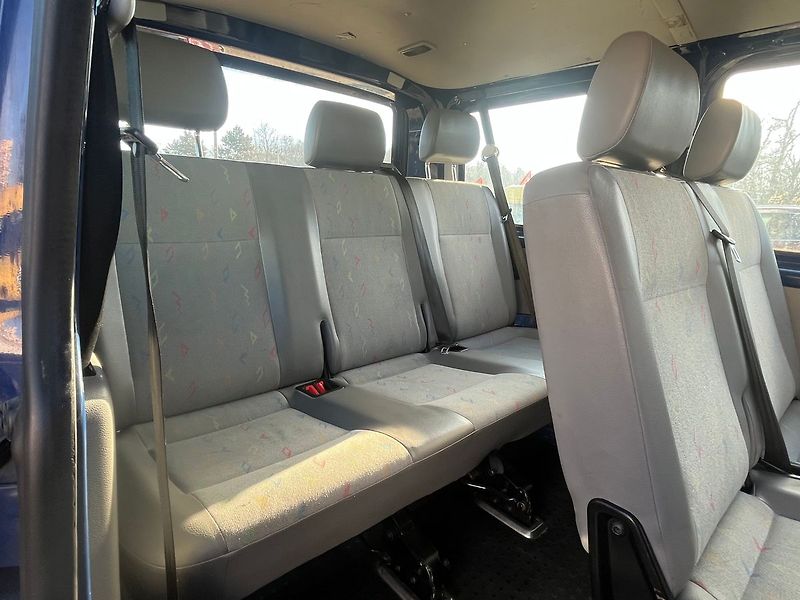 Volkswagen Caravelle 2.5TDI 96KW*8MIST* - fotka 18 z 24