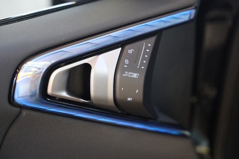 BMW X3 30e xDrive - fotka 13 z 18