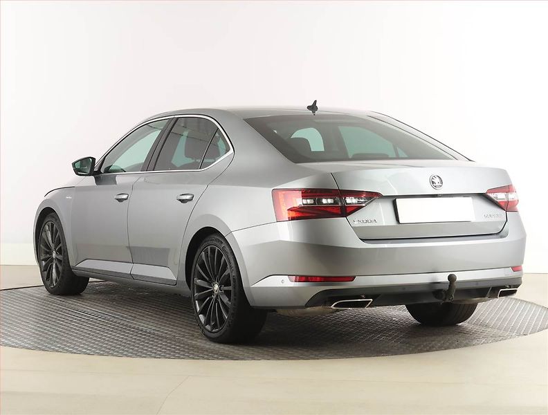 Škoda Superb (2016) Laurin&Klement 2.0 TSI - fotka 4 z 31
