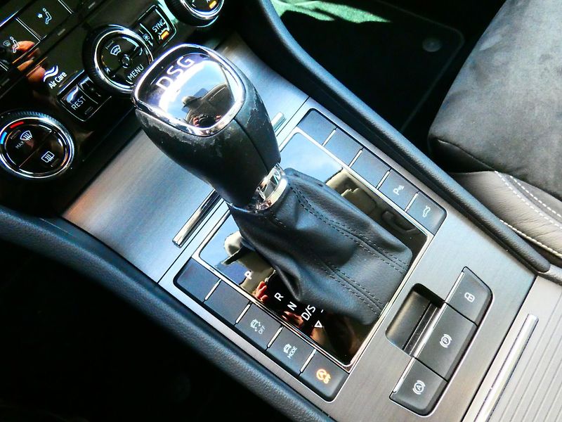 Škoda Superb (2020) Style Plus Extra 2.0 TDI DSG - fotka 28 z 30