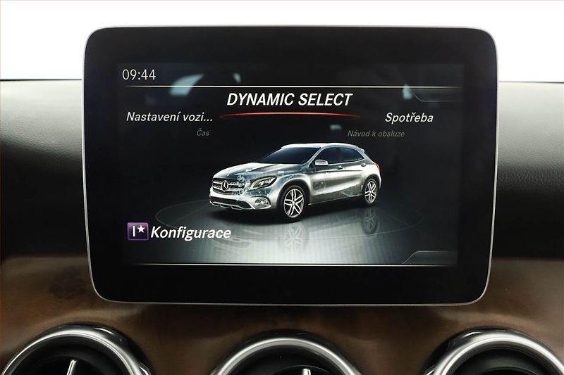 Mercedes-Benz GLA (2017) 200 d 4MATIC, 4X4 - fotka 15 z 21