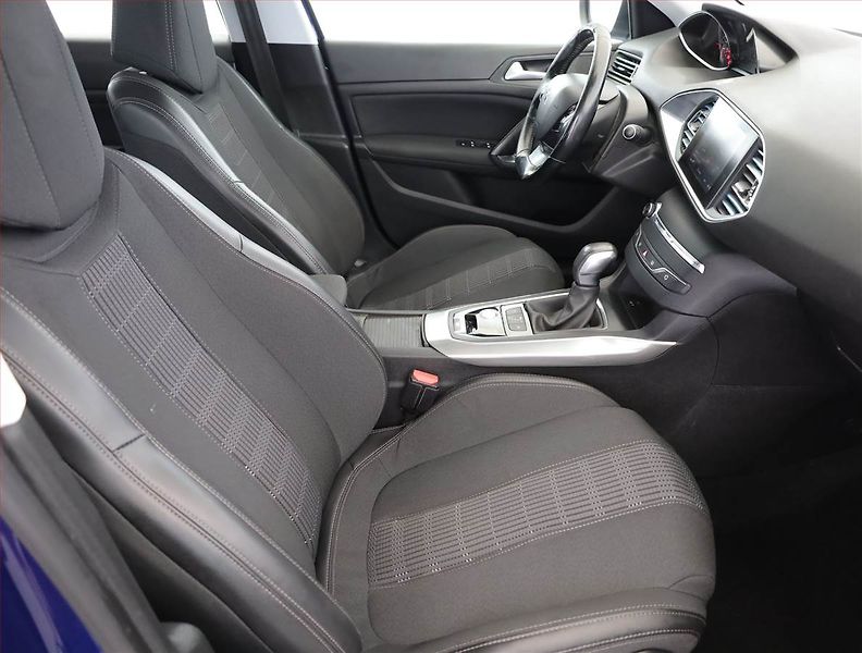 Peugeot 308 (2018) 2.0 BlueHDi, Automat - fotka 7 z 16