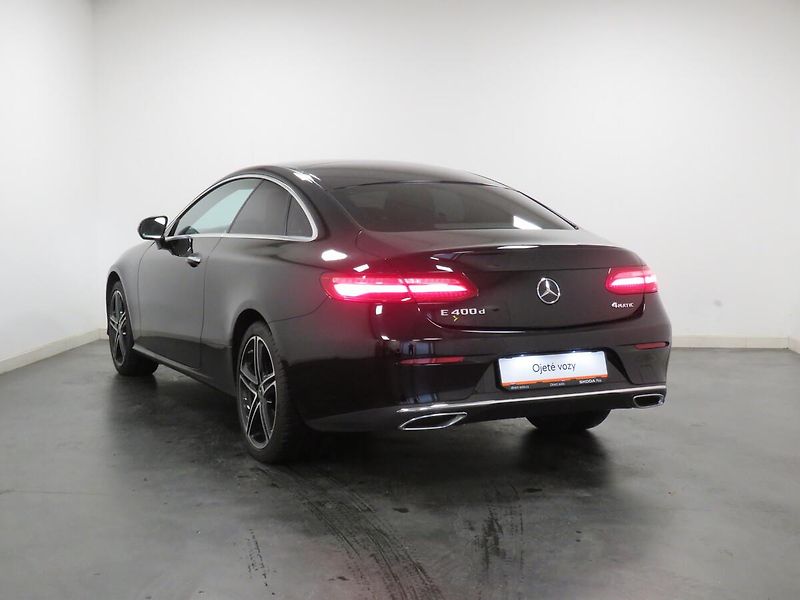 Mercedes-Benz Třídy E - fotka 7 z 27