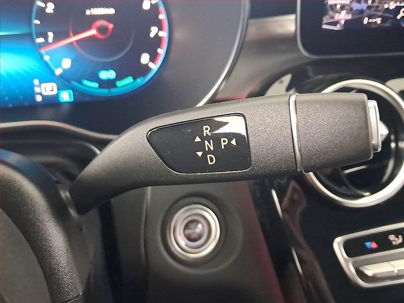 Mercedes-Benz GLC (2023) 300 4MATIC - fotka 13 z 20