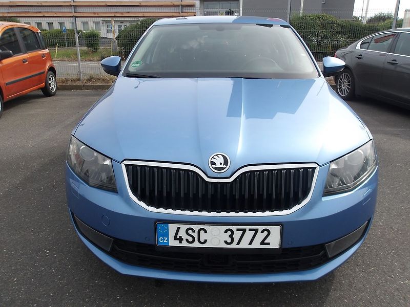 Škoda Octavia 1,6TDi 81kW DSG ! ČR !  KRASAV - fotka 2 z 33