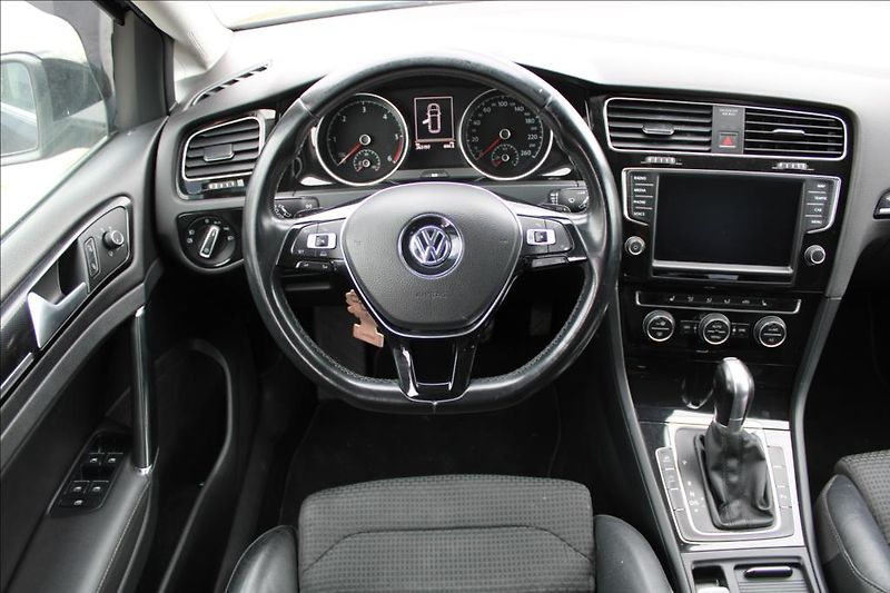 Volkswagen Golf 2,0 TDi  XENONY, AUTOMAT - fotka 12 z 29