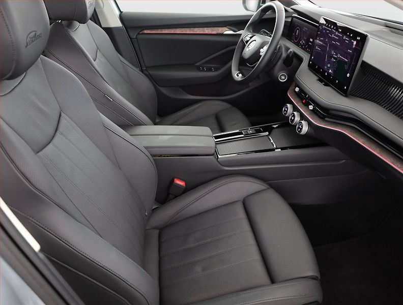 Škoda Superb (2024) 2.0 TDI - fotka 7 z 17