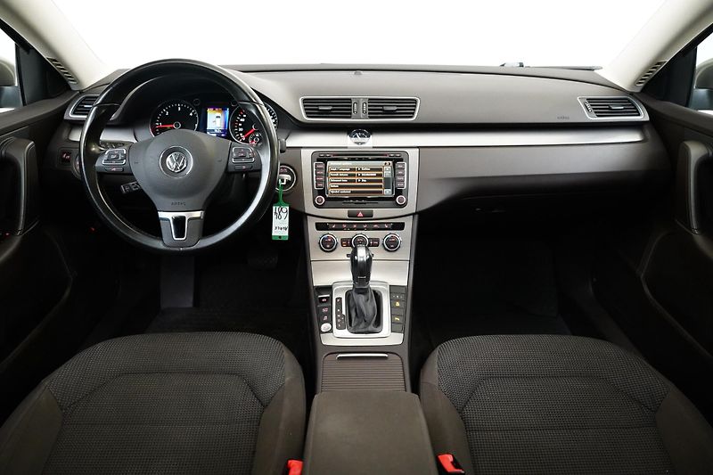 Volkswagen Passat - fotka 5 z 27