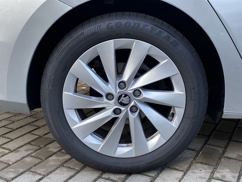 Škoda Octavia (2025) Combi 2.0 TDI DSG Top Selectio - fotka 33 z 37