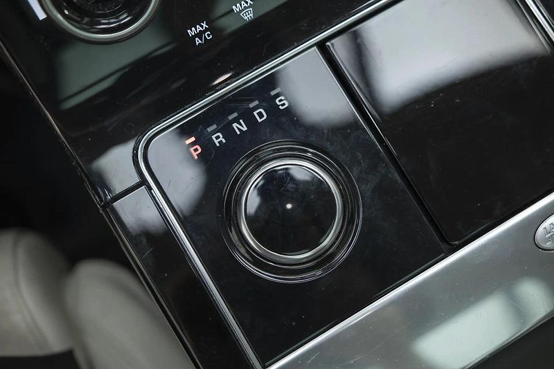 Land Rover Range Rover Velar P380 280 kW R-Dynamic - fotka 16 z 37