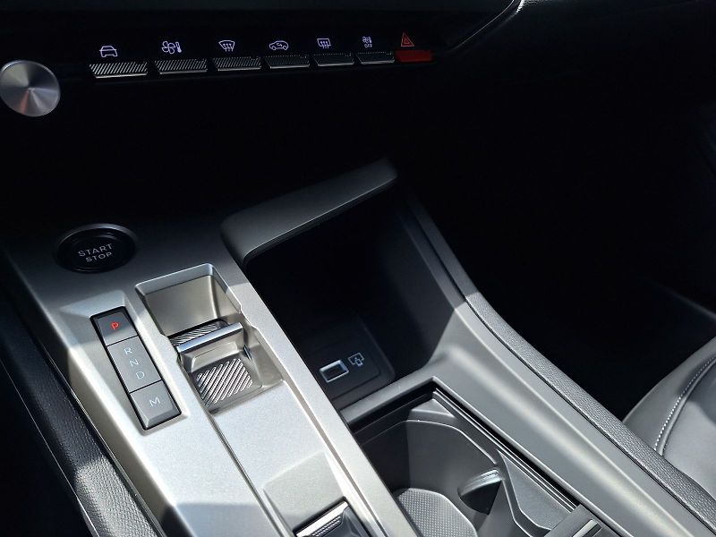 Peugeot 308 (2026) 308 ALLURE Hybrid 145 e-DCS6 - fotka 17 z 19
