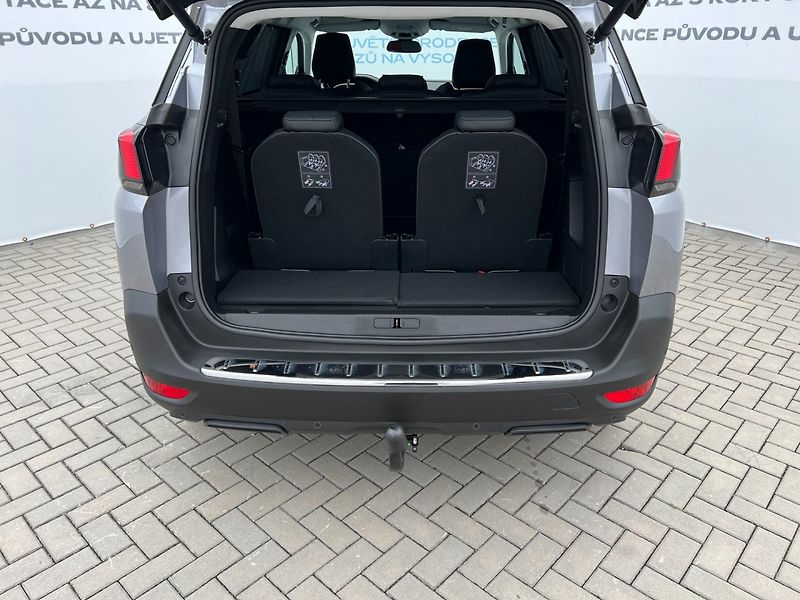 Peugeot 5008 (2022) 1.2PT 96kW! Allure! Tažné! LED - fotka 10 z 42