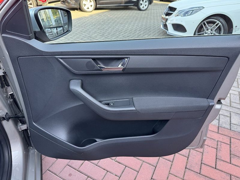 Škoda Fabia (2016) 1.2TSi Scout Digi Klima - fotka 16 z 44