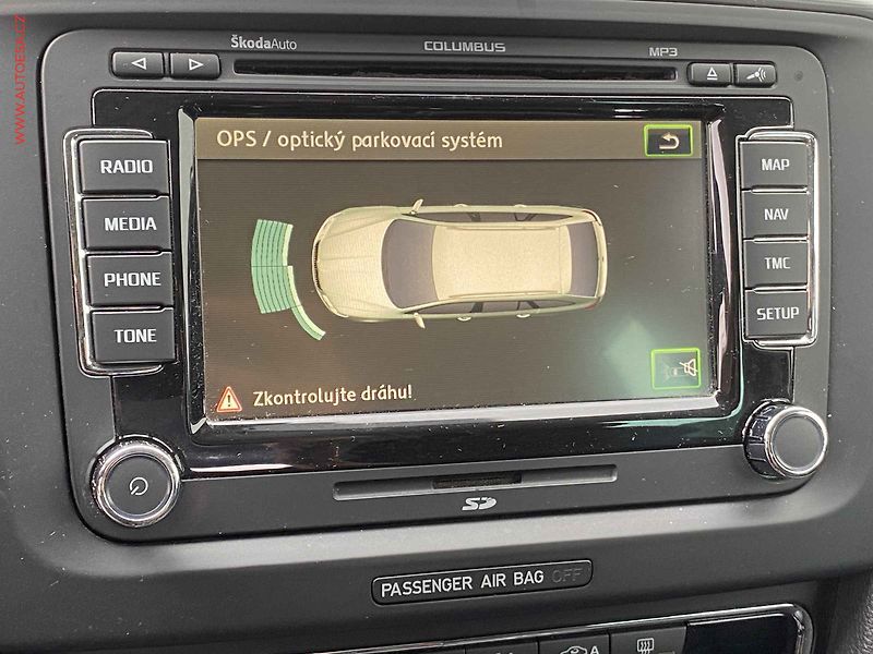 Škoda Superb (2012) 2.0 TDi 4x4, Elegance, TZ - fotka 19 z 21