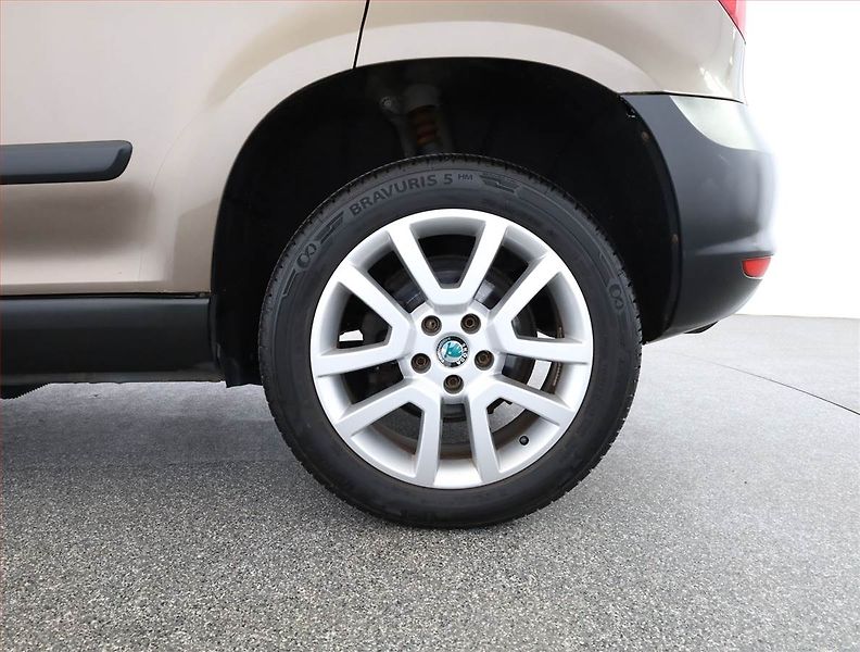 Škoda Yeti (2010) 1.4 TSI, Navi, Tempomat - fotka 18 z 18
