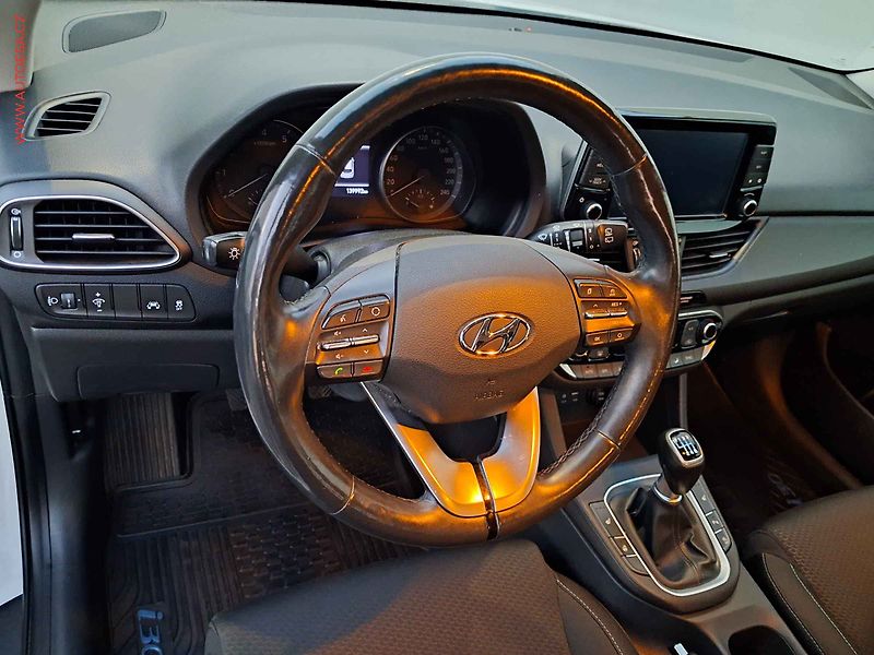 Hyundai i30 (2017) 1.4T-GDi - fotka 12 z 19