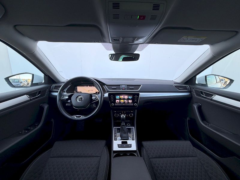 Škoda Superb (2023) 2.0 TDI 110kW Comfort Plus - fotka 9 z 35