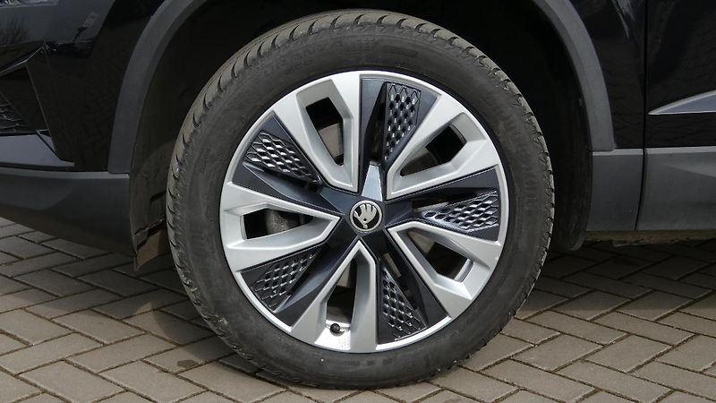 Škoda Karoq 1,5 TSI Style DSG - fotka 21 z 22
