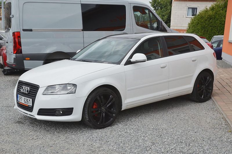 Audi A3 (2009) 2.0 TDi 103kW DSG PANORAMA - fotka 3 z 31