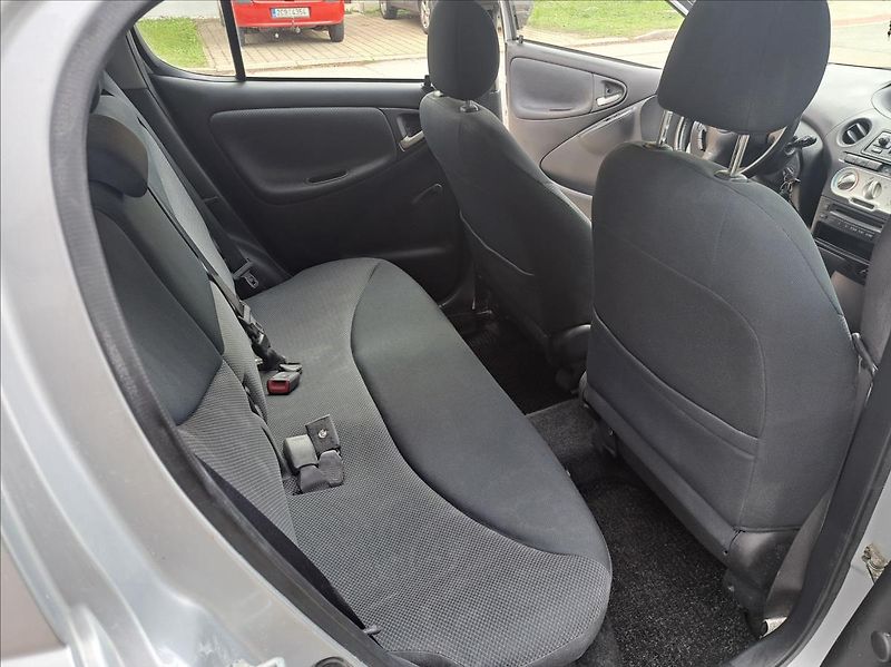 Toyota Yaris 1,4 D-4D - fotka 34 z 39