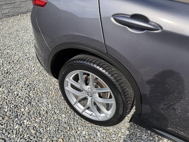 Alfa Romeo Stelvio 2.2JTDM Q4 4x4 210PS VELOCE 1A - fotka 53 z 167