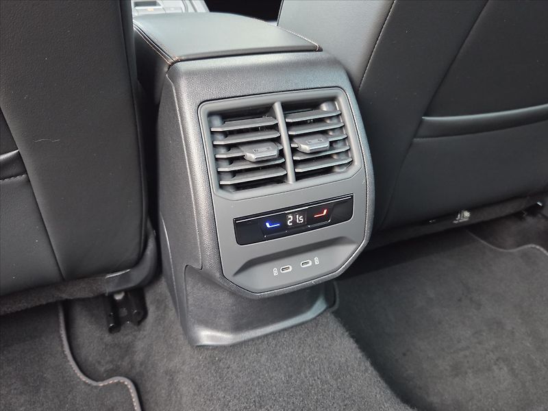 Cupra Formentor 2,0 TSi DSG 4x4 Matrix DCC Zár - fotka 12 z 27