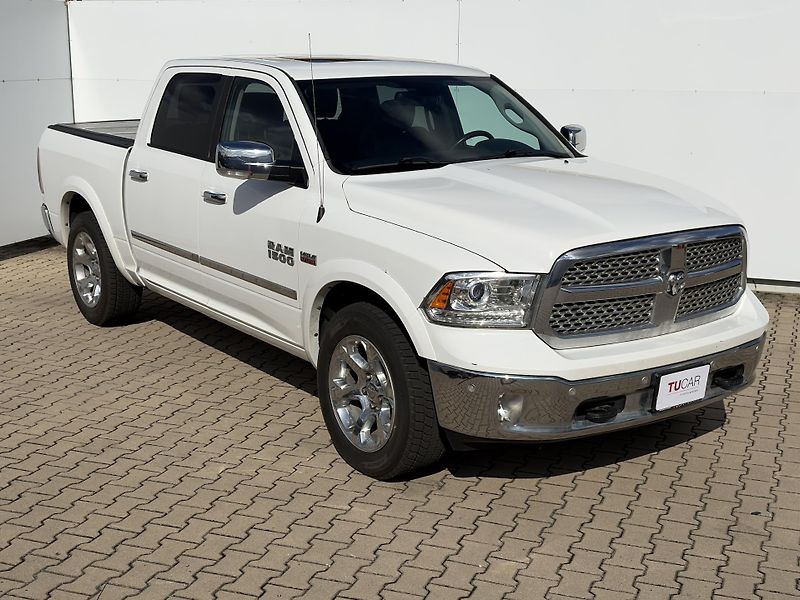 RAM 1500 (2016) Laramie V8 HEMI - fotka 2 z 40