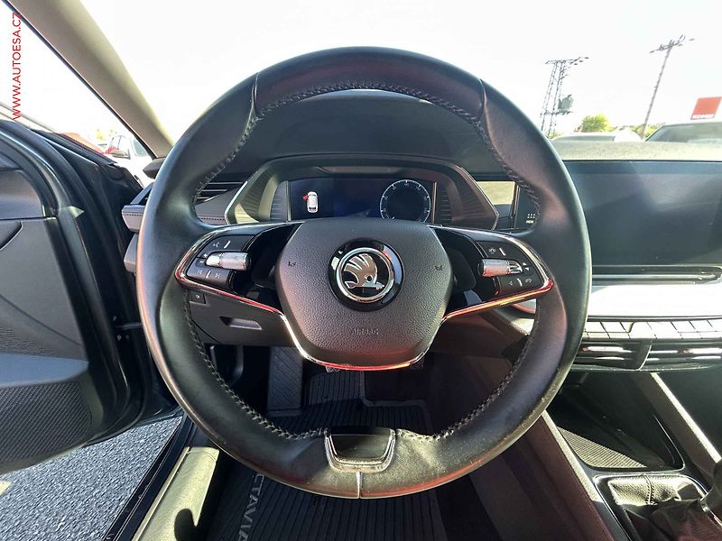 Škoda Octavia (2021) 2.0TDi, Panor, autoAC - fotka 12 z 19