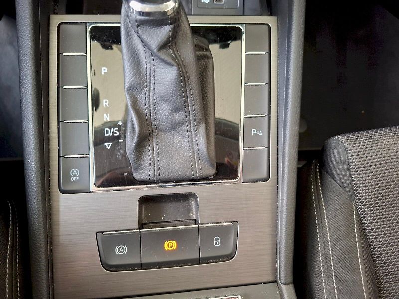 Škoda Superb (2022) COMBI  STYLE TD 110/2.0 7DG - fotka 25 z 25