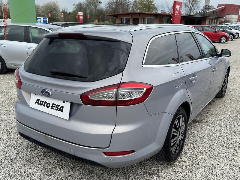 Ford Mondeo (2013) 2.0 TDCI, AC, navi - fotka 4 z 18
