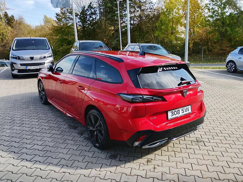 Peugeot 308 SW GT 1.5 BHDi 130k EAT8 - fotka 5 z 28