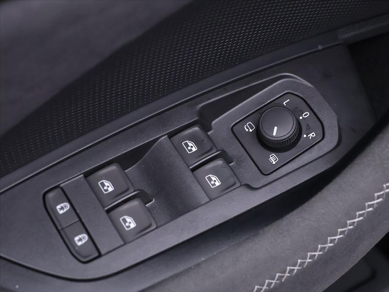 Škoda Kodiaq 2,0 TDI DSG 4x4 Sportline 7-Mí - fotka 20 z 42