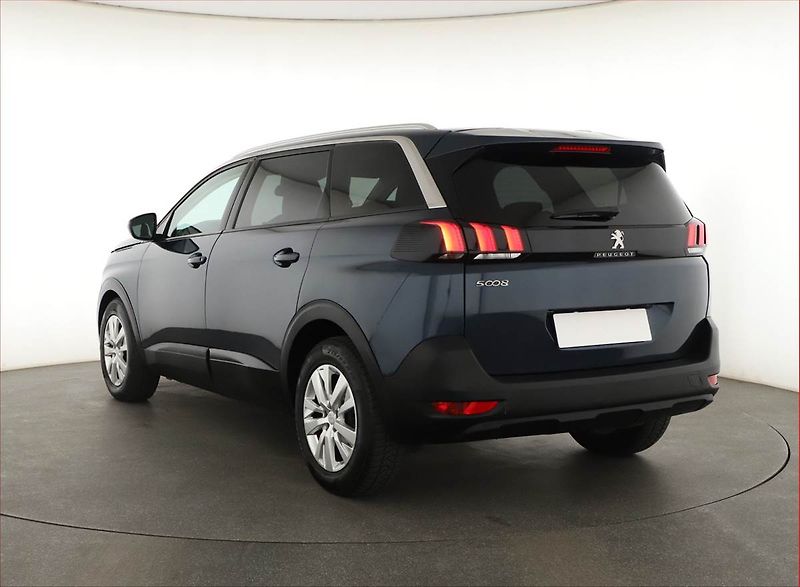 Peugeot 5008 (2019) 1.5 BlueHDi, Automat, 7 míst - fotka 4 z 20