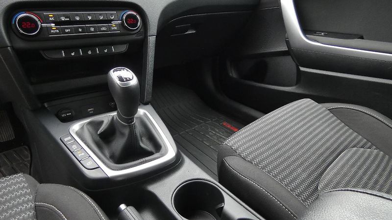 Kia Ceed 1.6 CRDi Comfort SW - fotka 6 z 22