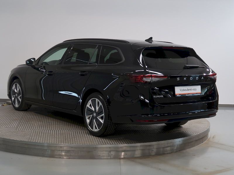 Škoda Superb (2024) SELECTION 2.0TDI 110KW DSG PAN - fotka 7 z 43