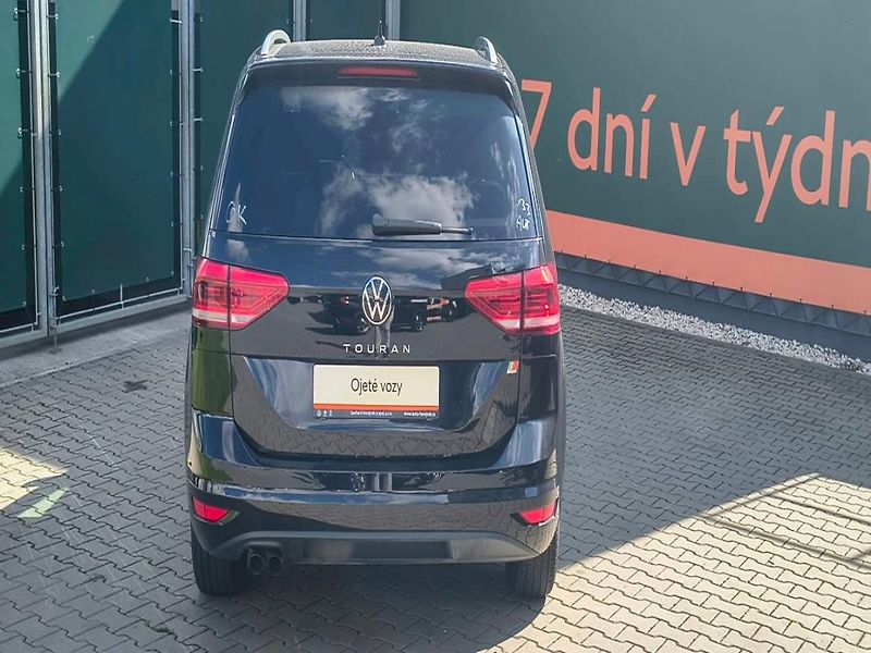 Volkswagen Touran (2023) HIGHLINE 2.0TDI 110KW DSG ZÁRU - fotka 10 z 21
