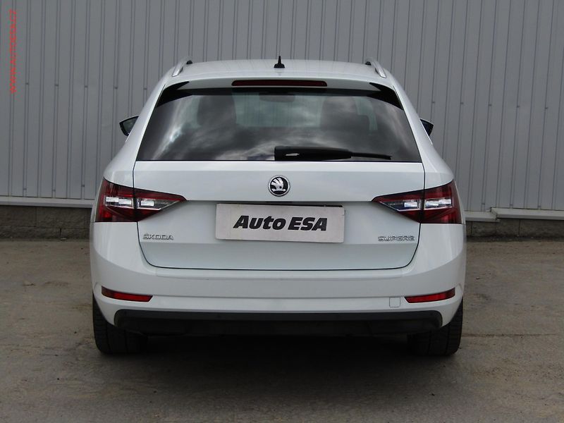 Škoda Superb (2016) 2.0 TDi, Style, TZ, navi - fotka 5 z 23