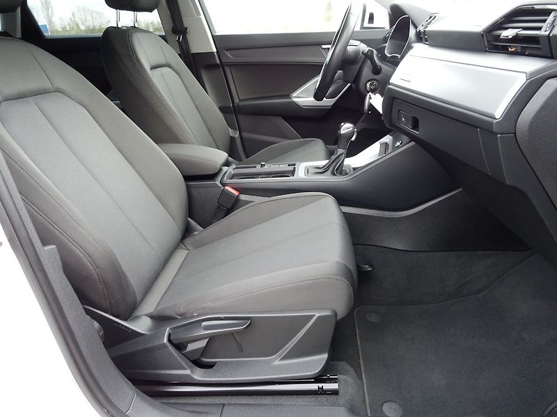 Audi Q3 35TDI A/T Virtual Navi Tažné - fotka 18 z 30