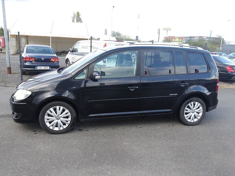 Volkswagen Touran 2,0TDi 103kW PĚKNÝ ! - fotka 5 z 26