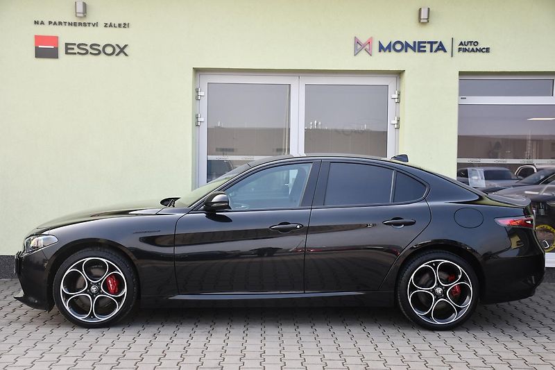 Alfa Romeo Giulia 2.0T 16V 206kW COMPETIZIONE 1M - fotka 11 z 43