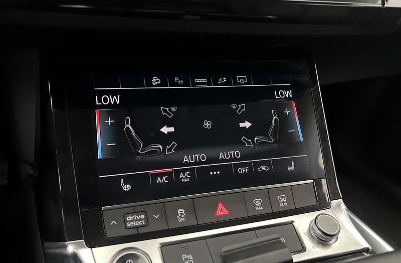 Audi Q8 e-tron 50 Q Vzduch. odpružení Kamera - fotka 21 z 32