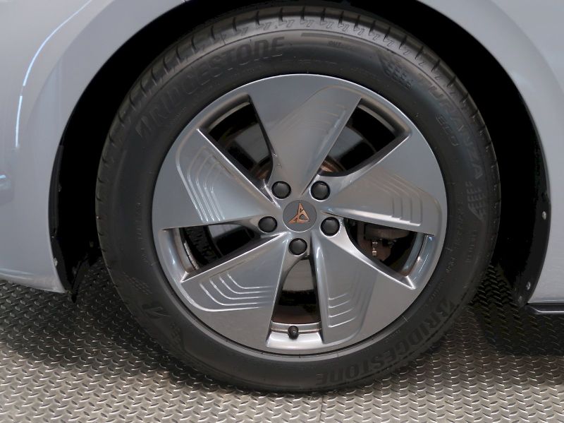 Cupra Born (2023) ELECTRIC 150KW / 62kWh 92% SOH - fotka 33 z 35