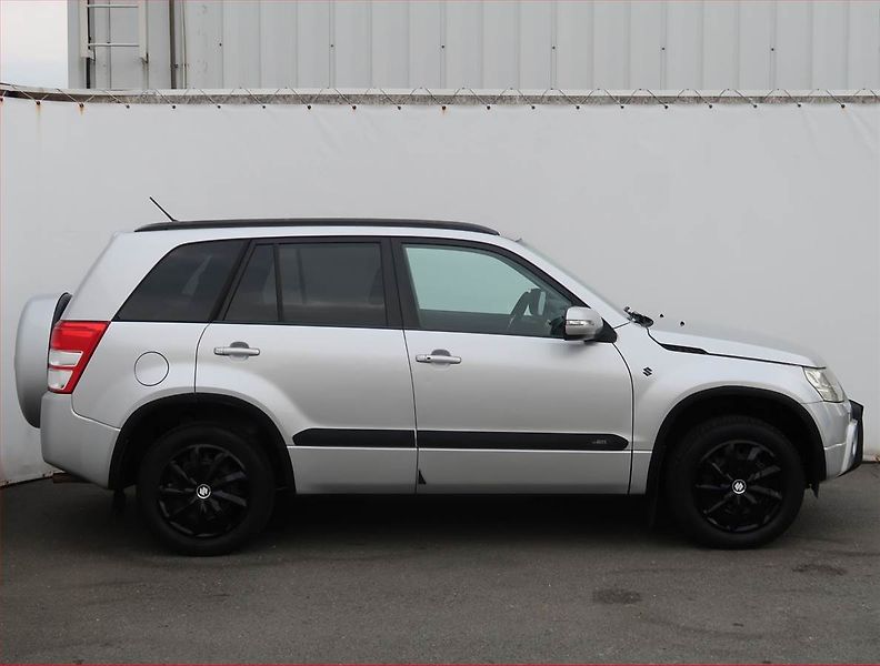 Suzuki Grand Vitara (2012) 2.4 VVT, LPG, 4X4, Serv.kniha - fotka 6 z 17